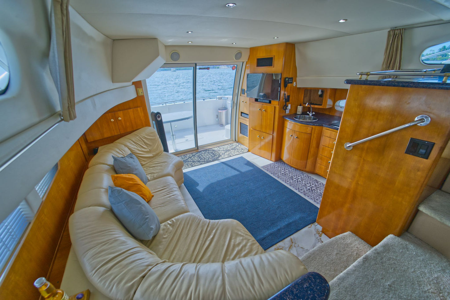 Carver 48'